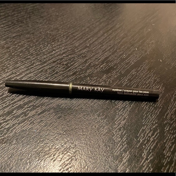 Makeup bundle (NWOT) - Picture 10 of 16